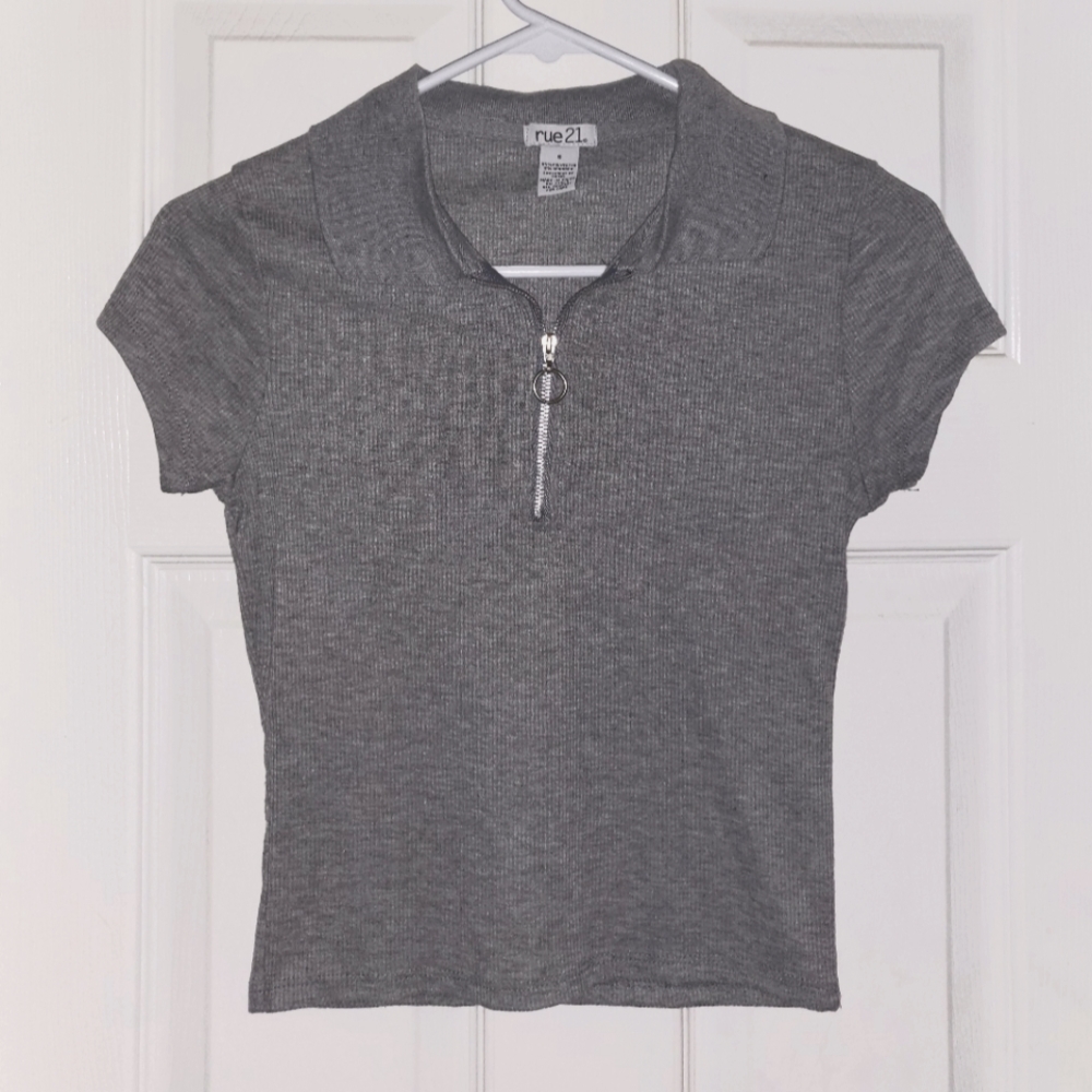 Rue21 Grey collared croped tee "S"